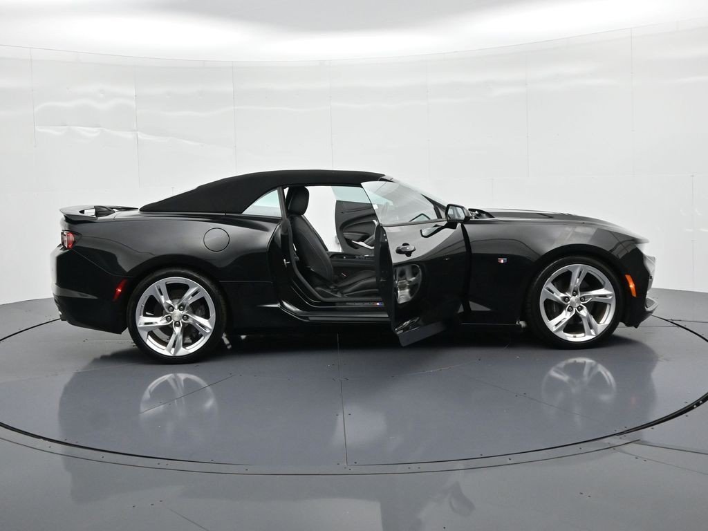Used 2019 Black Chevrolet 2dr Conv SS w/2SS image 25