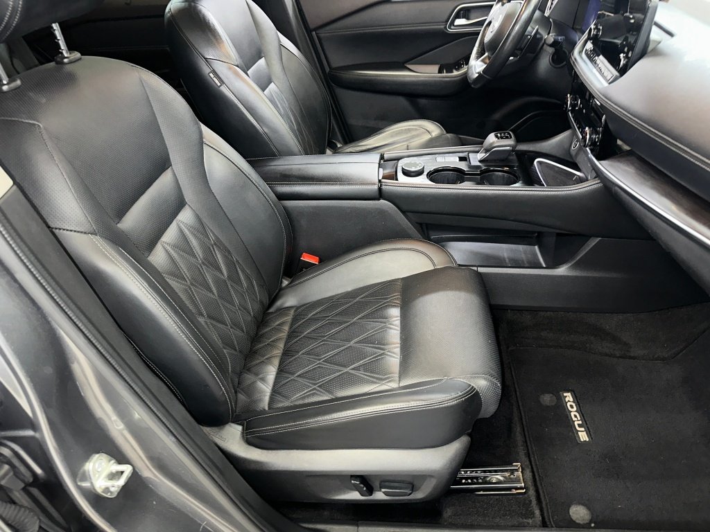 Used 2022 Gun Metallic Nissan Platinum image 32