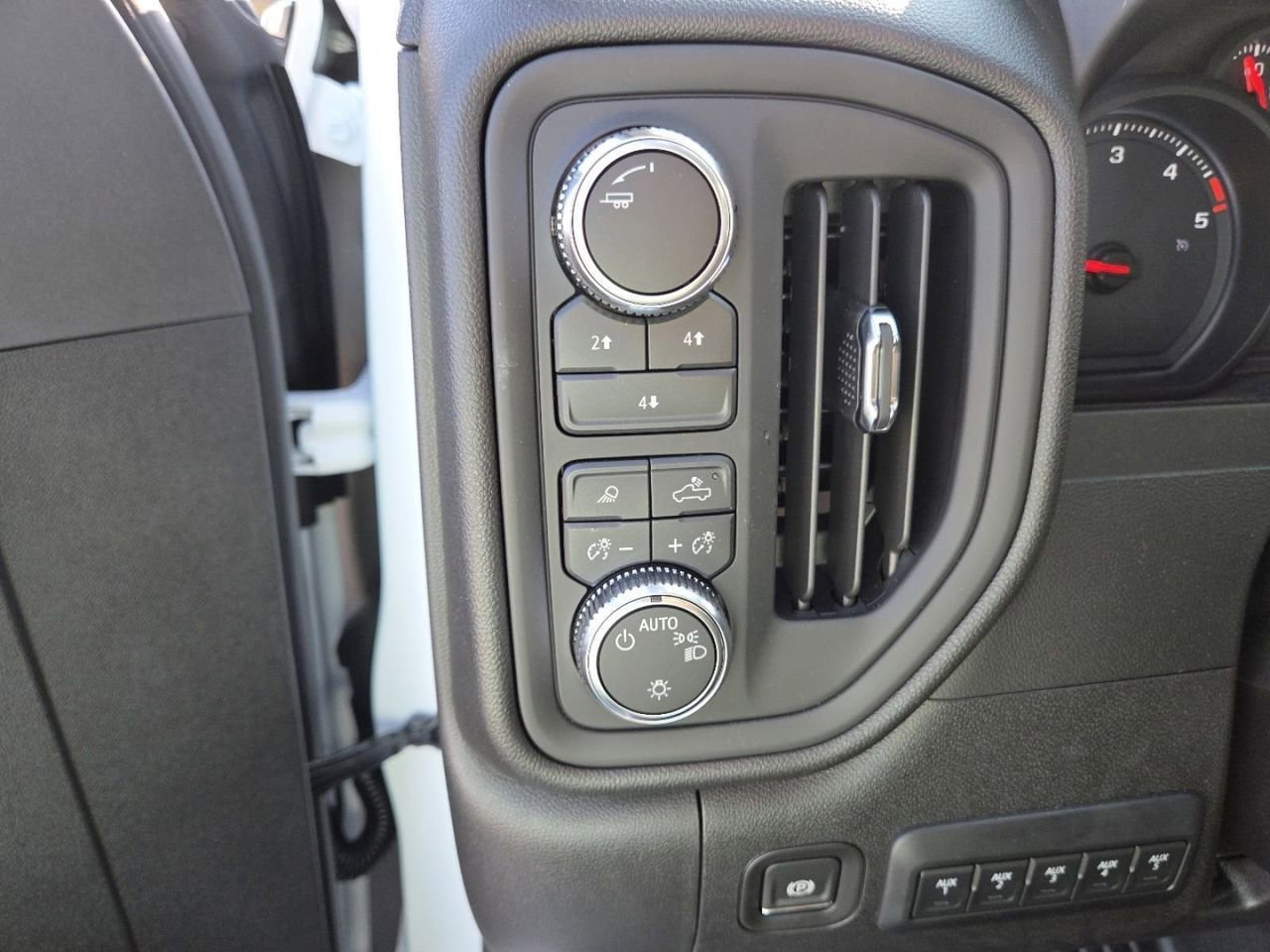 2026 GMC Sierra 3500HD Pro - Photo 5