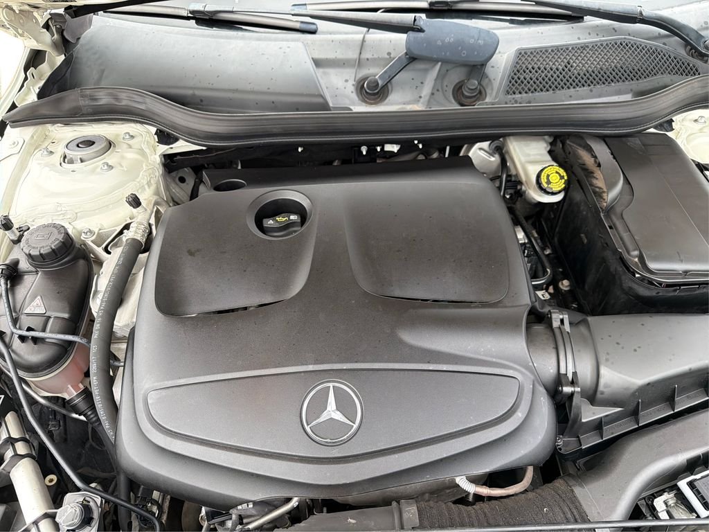 Used 2018 Cirrus White Mercedes-Benz 250 image 12