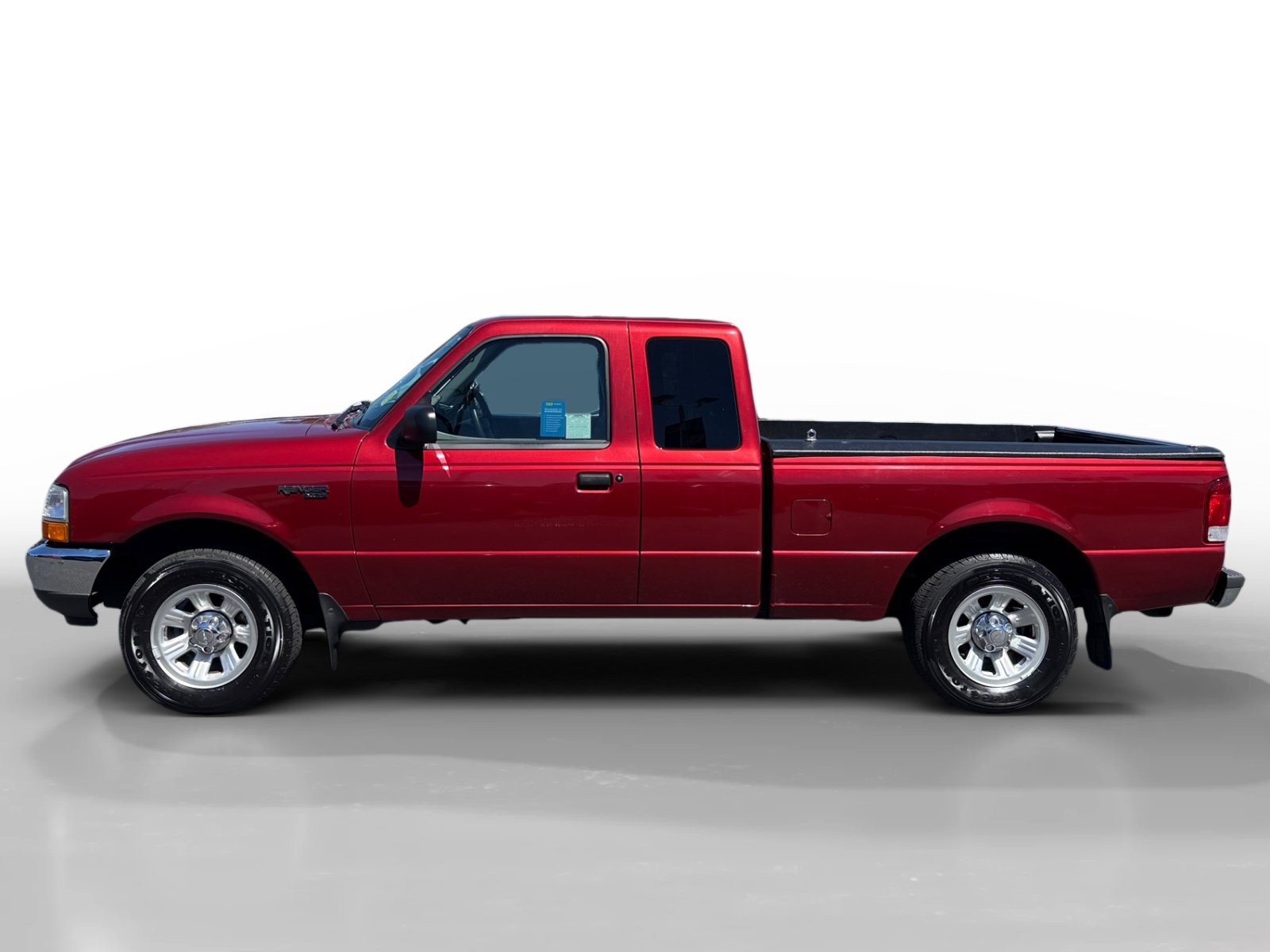 Used 2000 Bright Red Clearcoat Ford XLT image 2