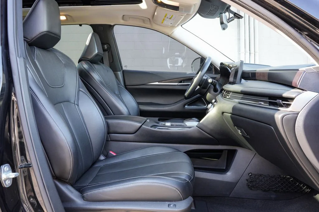 Used 2023 Black INFINITI Sensory image 48