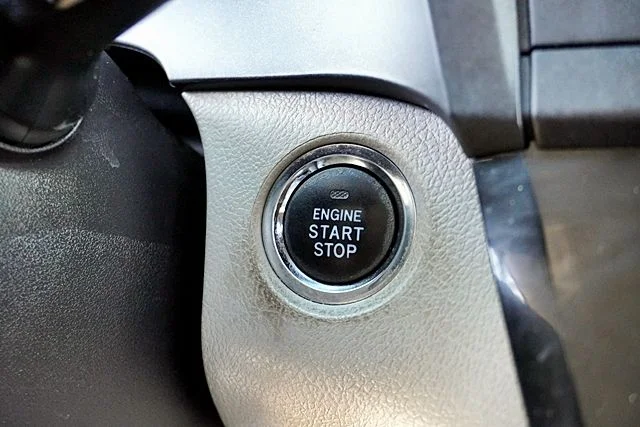 Used 2015 White Toyota XLE image 31