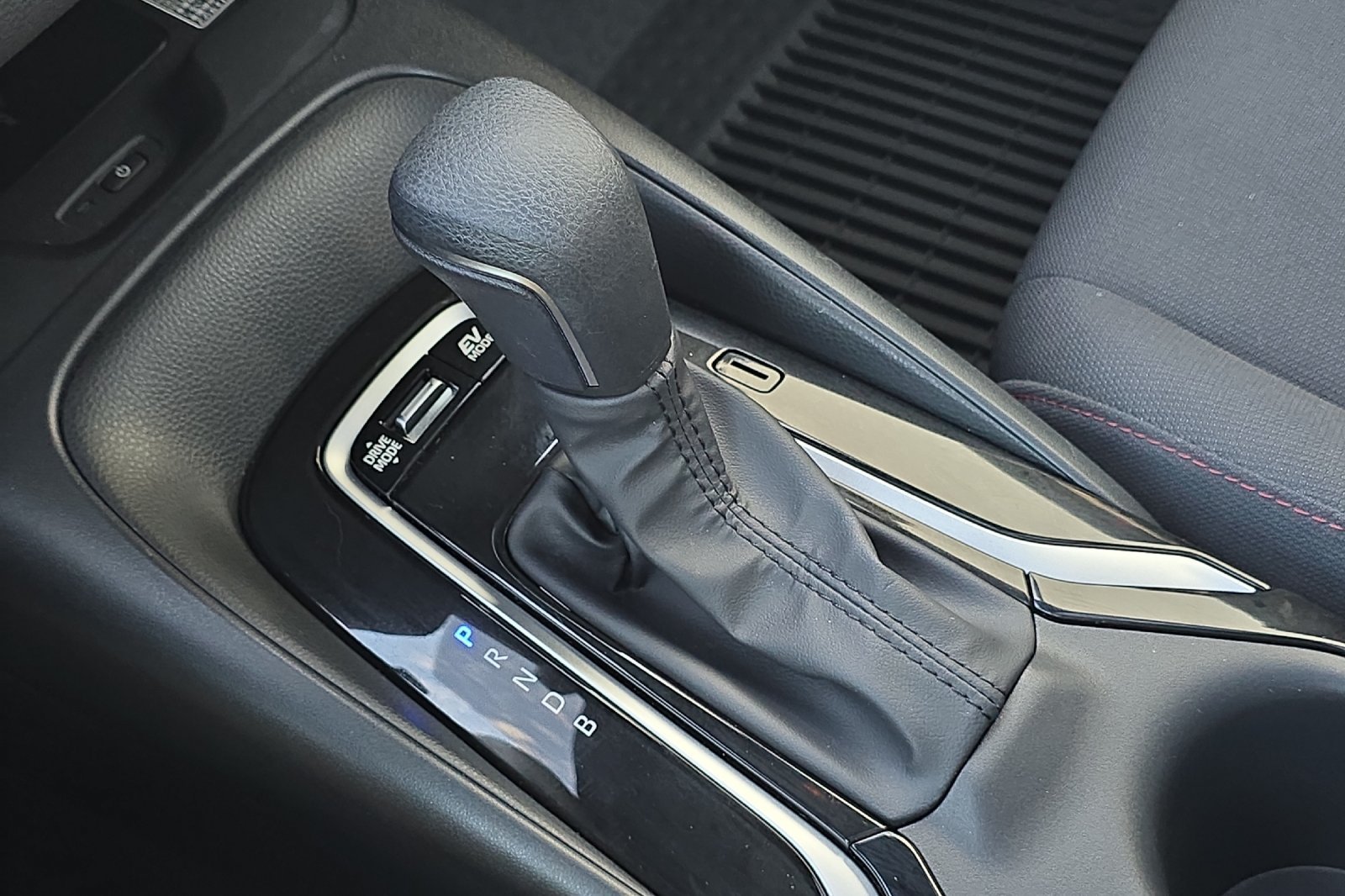 Used 2025 Blue Toyota Hybrid LE image 19