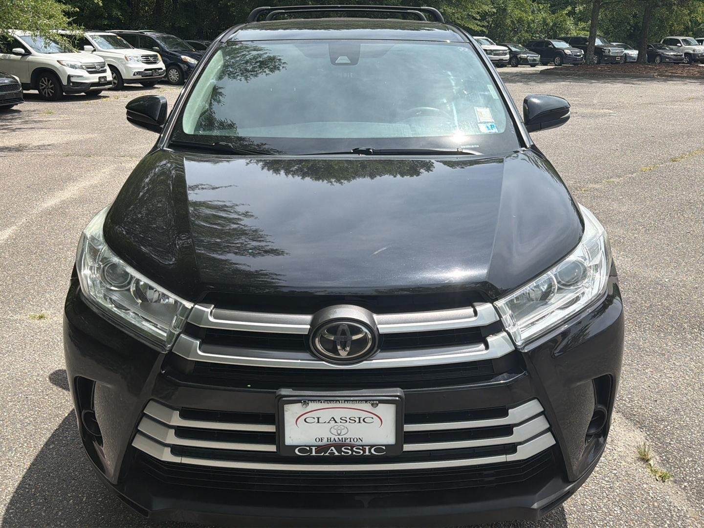 Used 2019  Toyota LE image 8