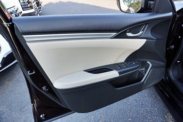 Used 2018 Purple Honda LX image 28