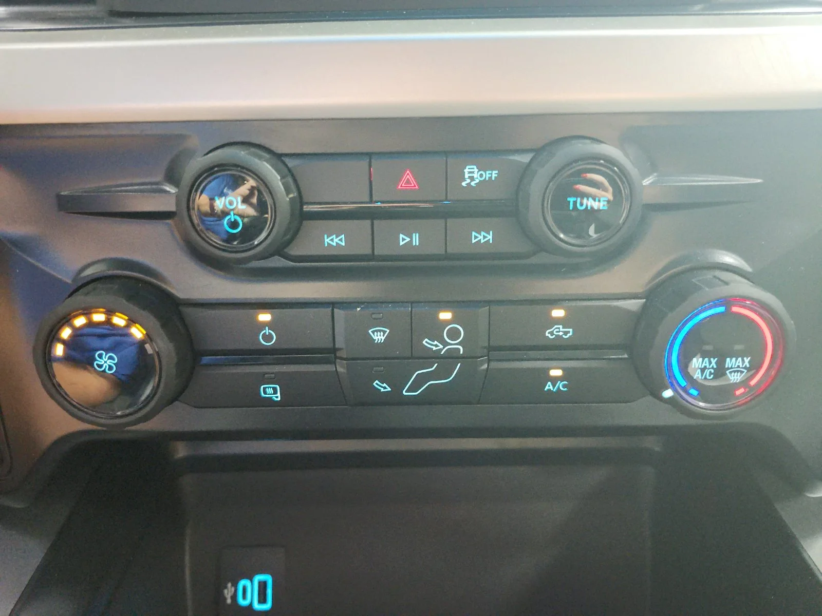 Used 2025 Black Ford XLT image 17