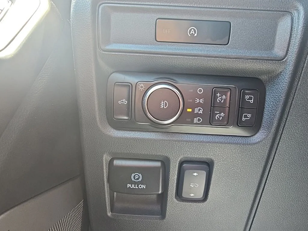 Used 2025 White Ford Tremor image 15