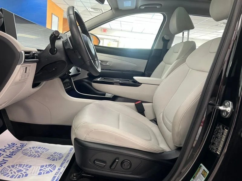 Used 2025 Gray Hyundai SEL Convenience image 14