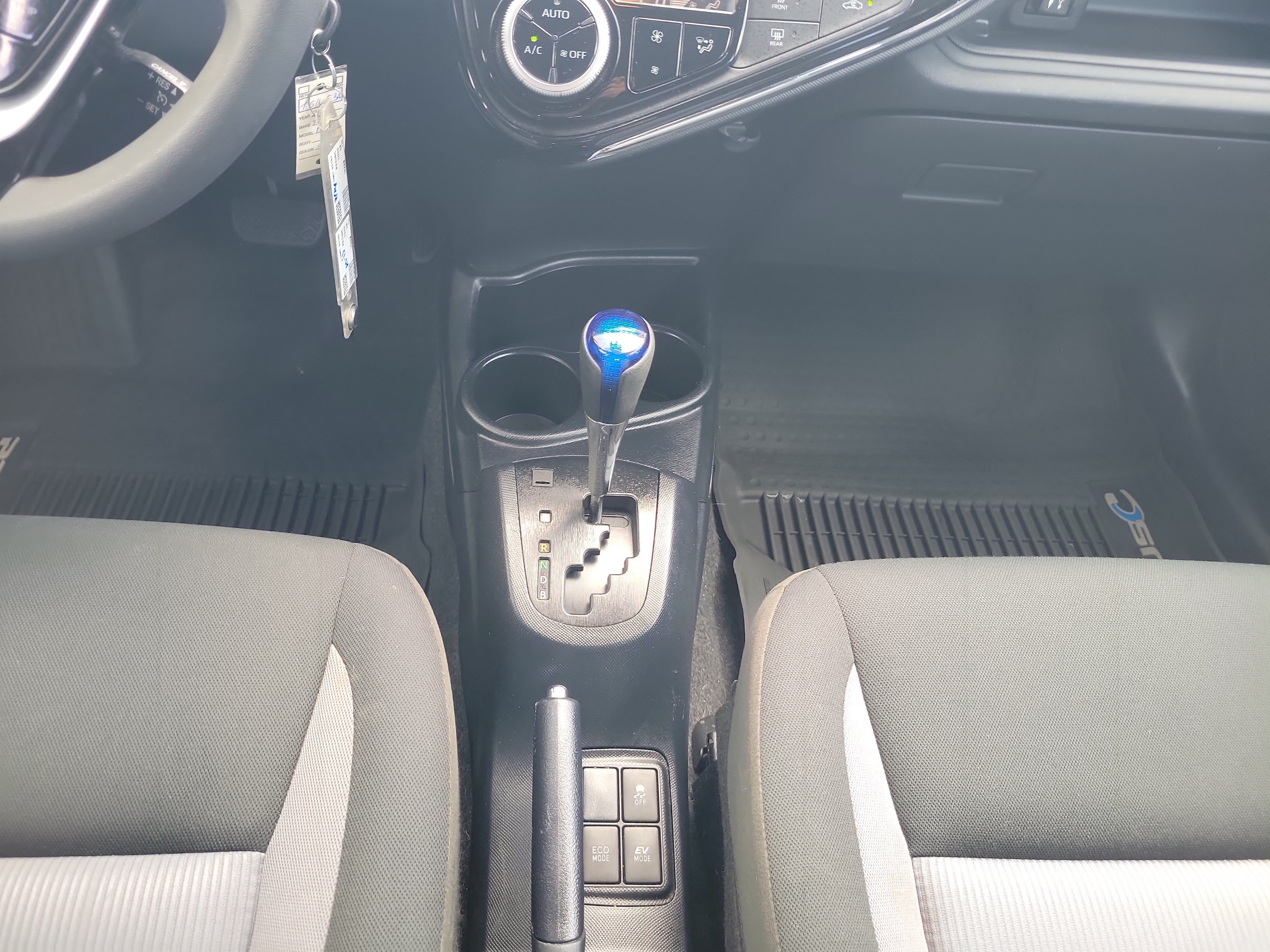 Used 2019 Magnetic Gray Metallic Toyota L image 18