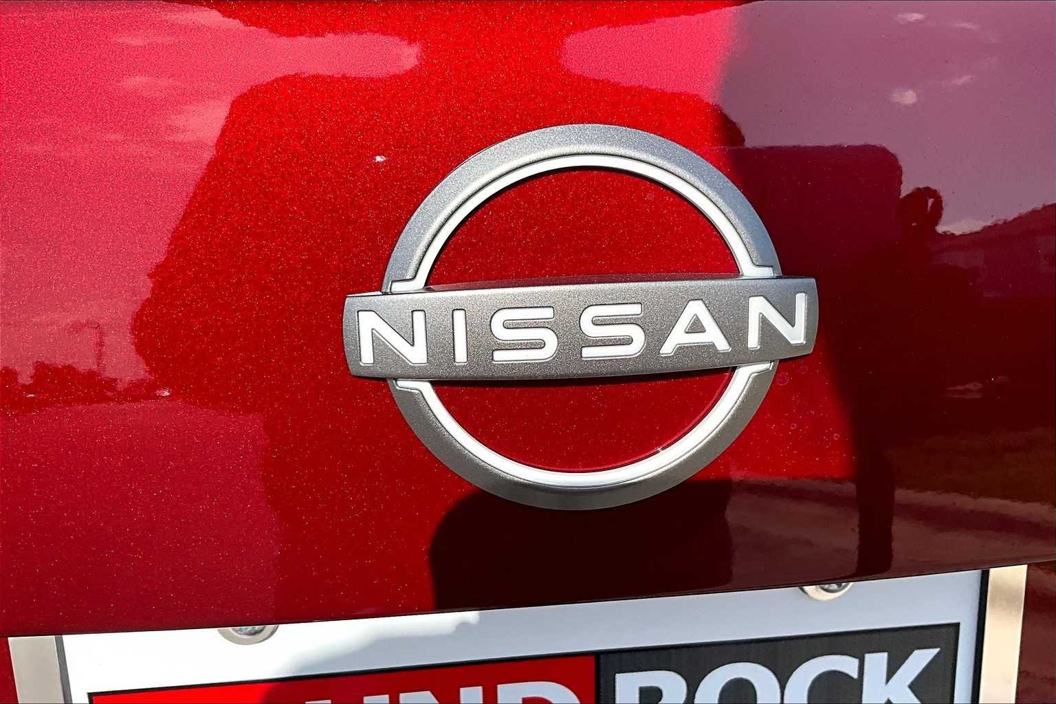 2025 Nissan Versa Sedan SV - Photo 8