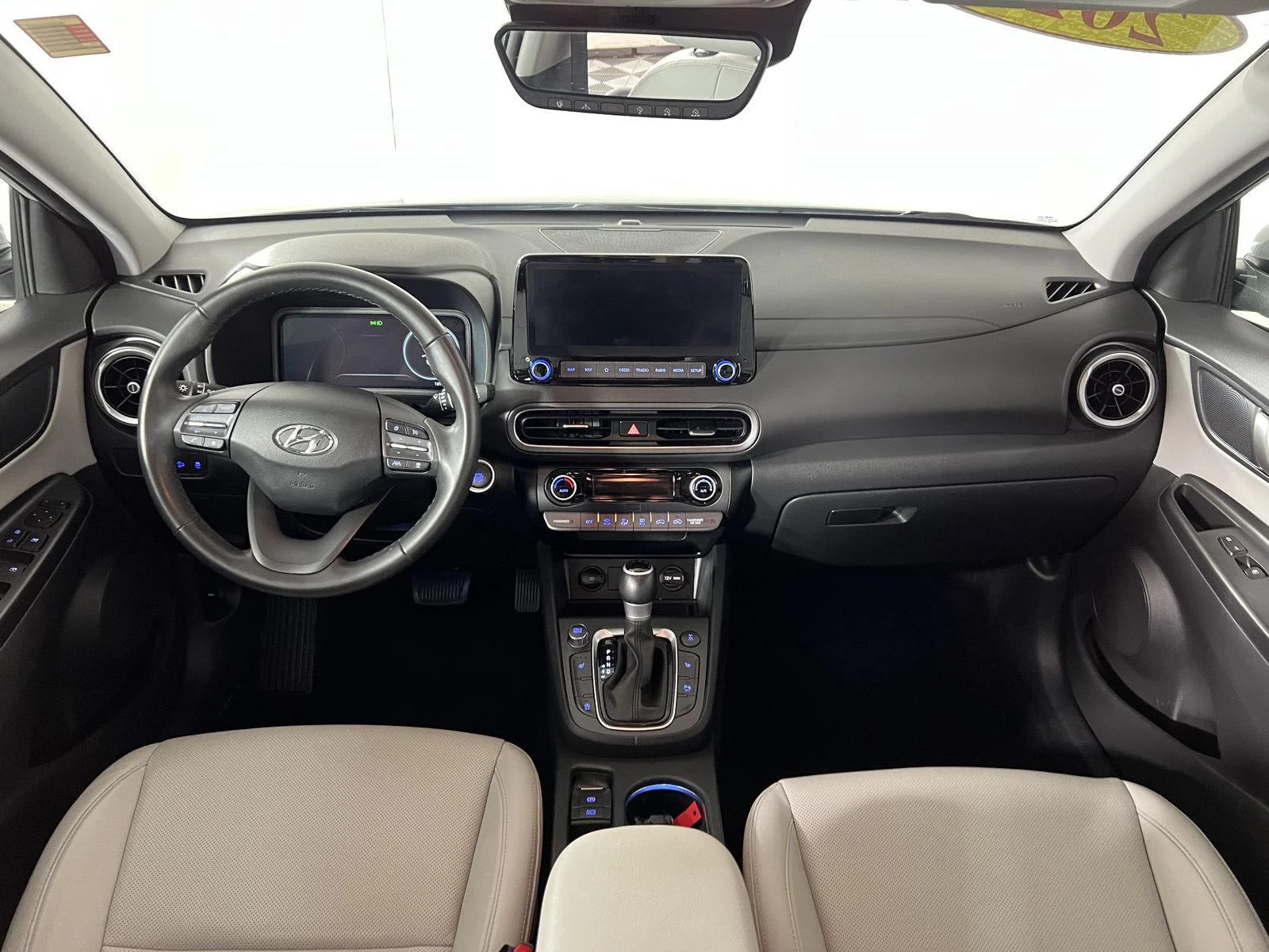 Used 2023 Cyber Silver Hyundai Limited image 21