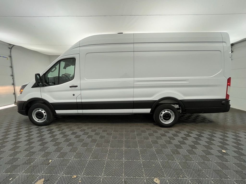 New 2026 White Ford Base image 13