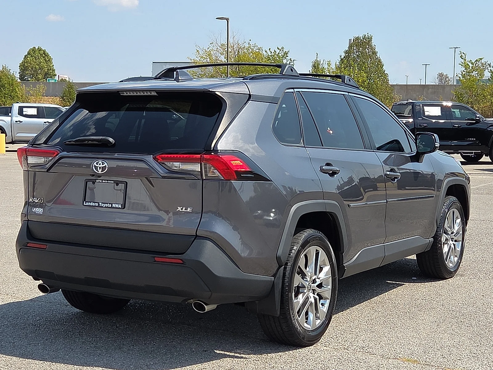 Used 2022 Magnetic Gray Metallic Toyota XLE Premium image 5