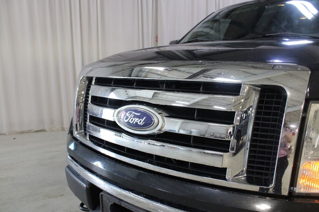 Used 2010 Black Ford XLT image 29
