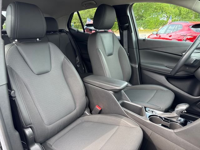 Used 2023 Black Buick Select image 26