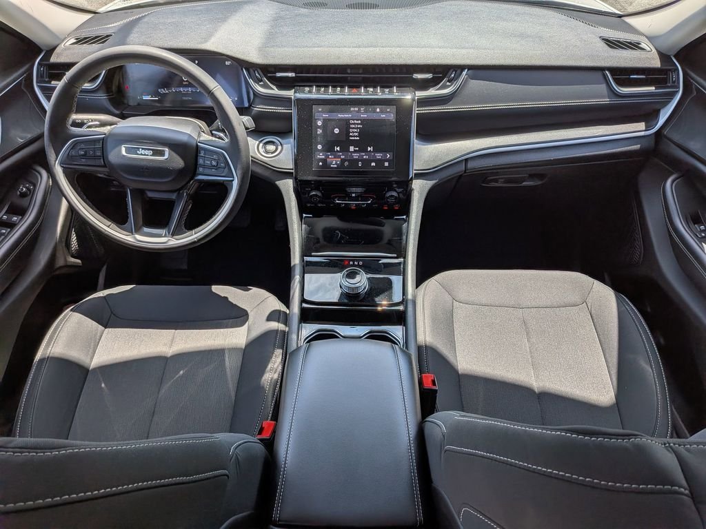 Used 2023 White Jeep Laredo image 19