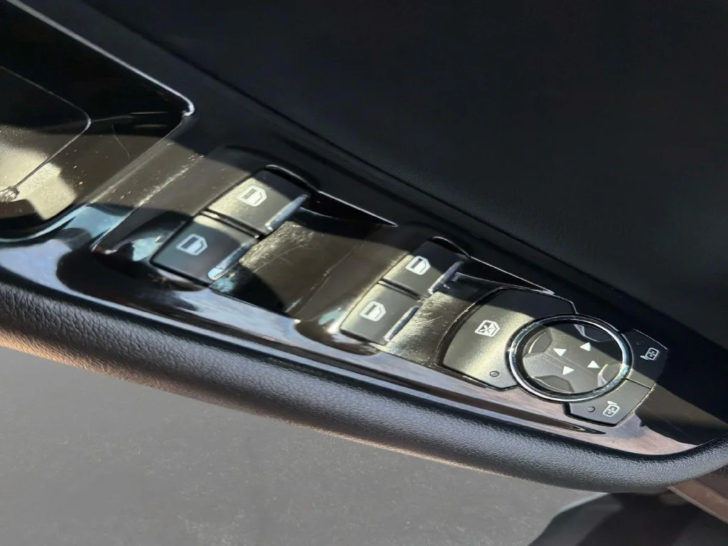 Used 2020 Black Ford SEL image 19