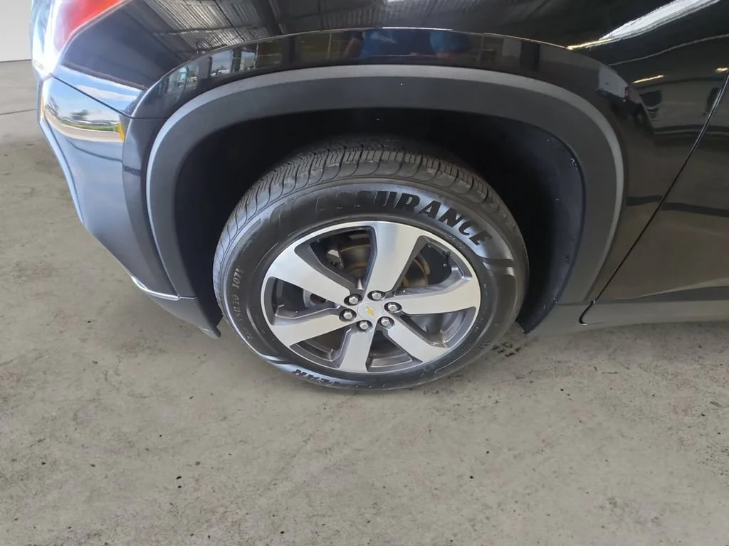 Used 2020 MOSAIC BLACK METALLIC Chevrolet LT Leather image 9