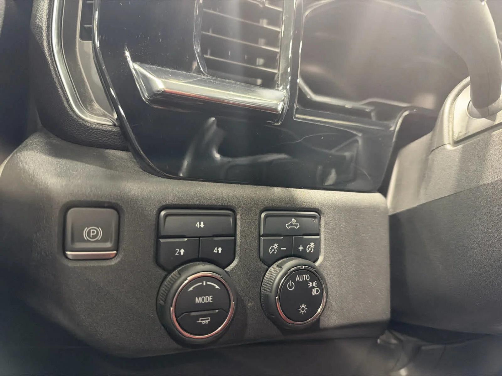 Used 2024 Sterling Gray Metallic Chevrolet LT image 21