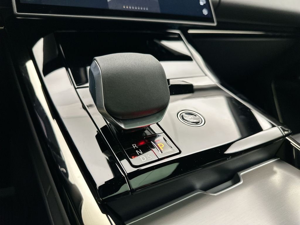 New 2026 Borasco Grey LAND ROVER SE image 20