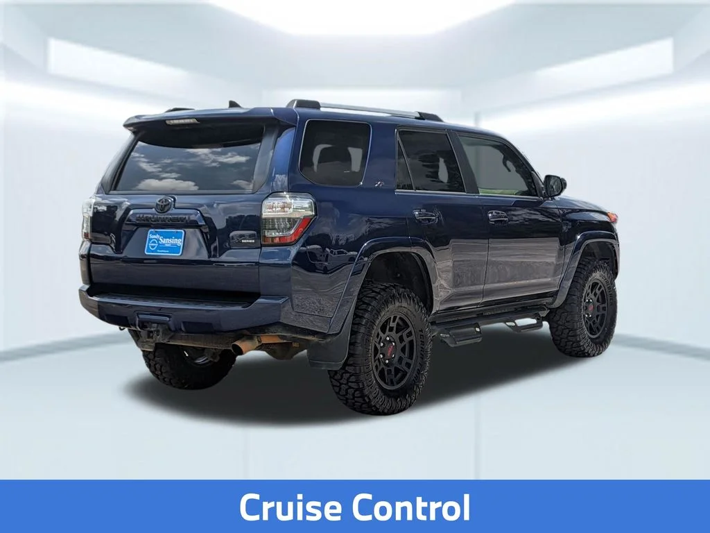 Used 2022 Blue Toyota SR5 image 7
