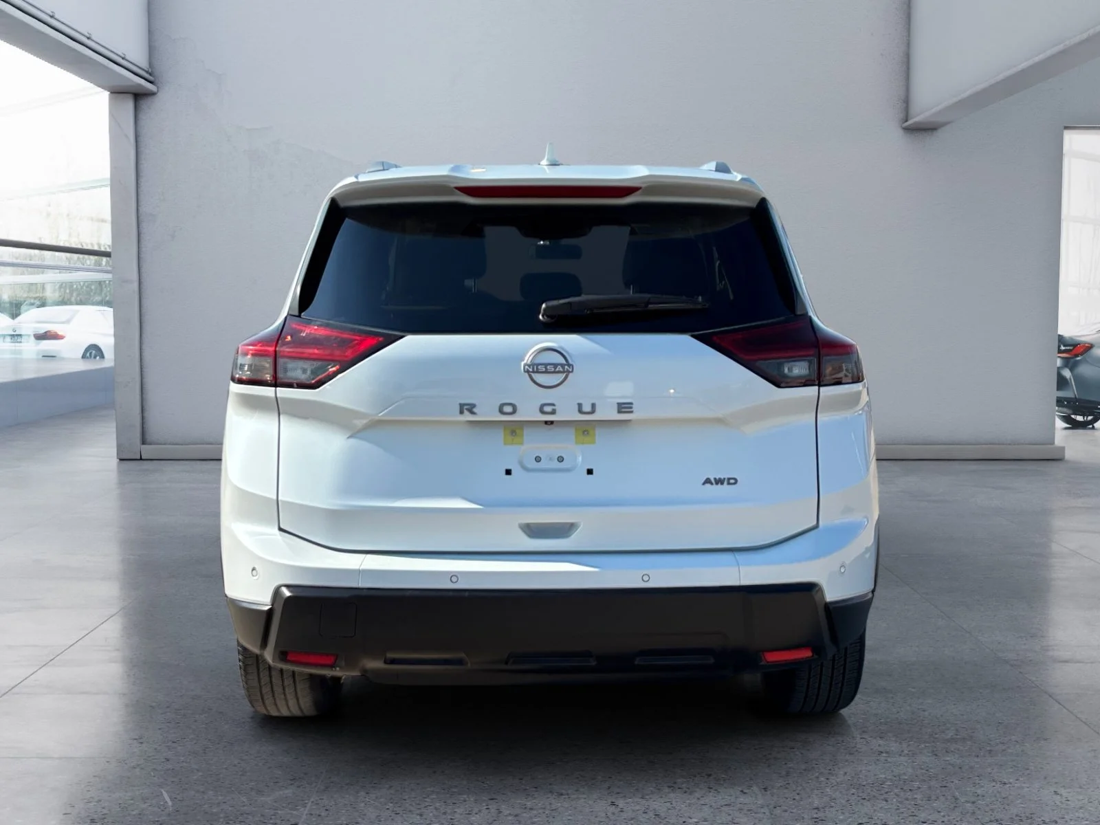 Used 2025 White Nissan Midnight Edition image 4
