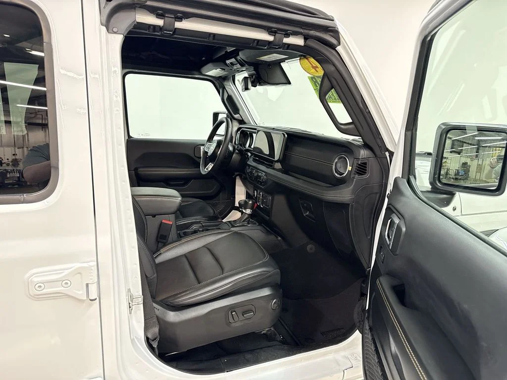 Used 2024 Bright White Clearcoat Jeep Sahara image 20