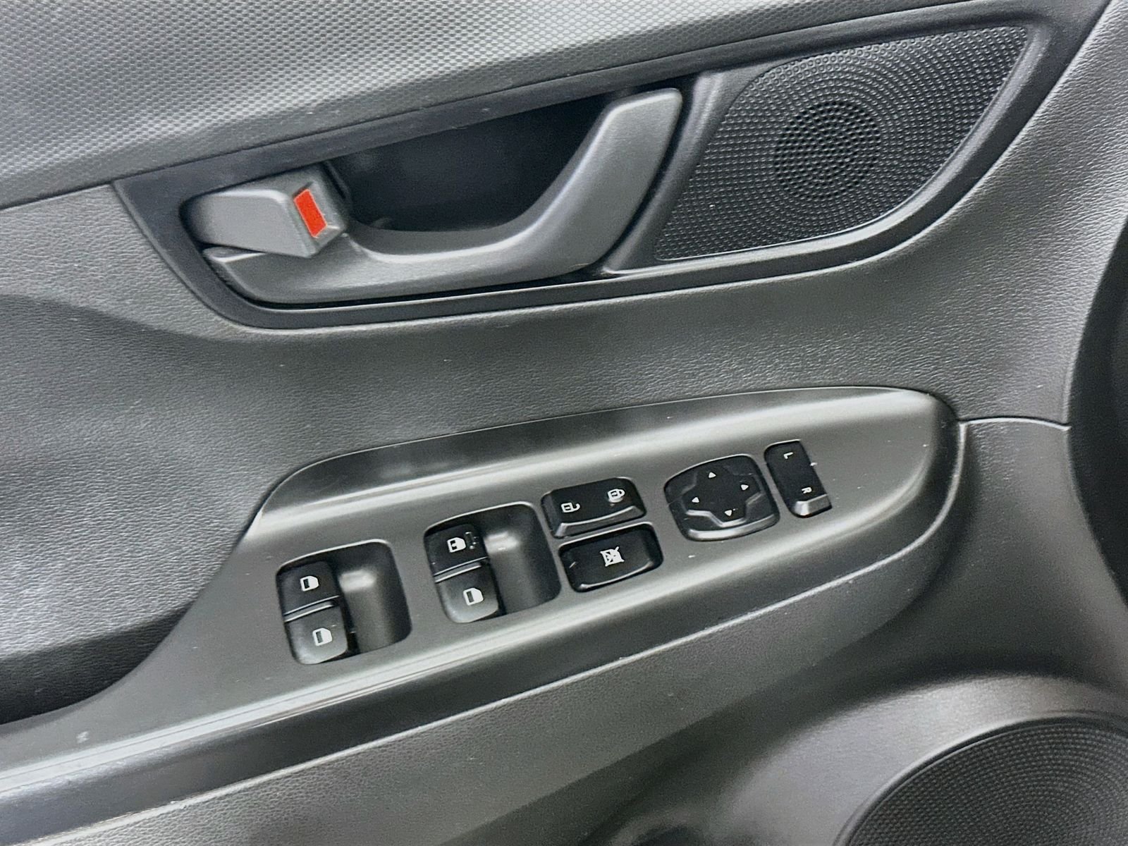 Used 2019 Ultra Black Pearl Hyundai SE image 18