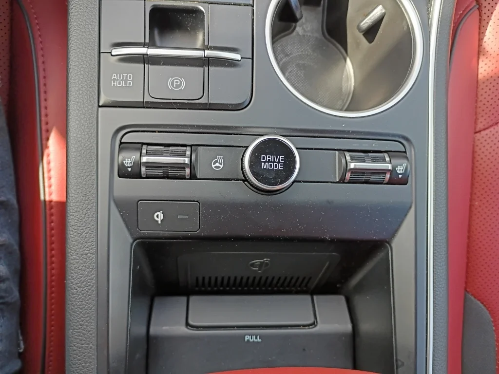 Used 2021 Wolf Gray Kia GT-Line image 34