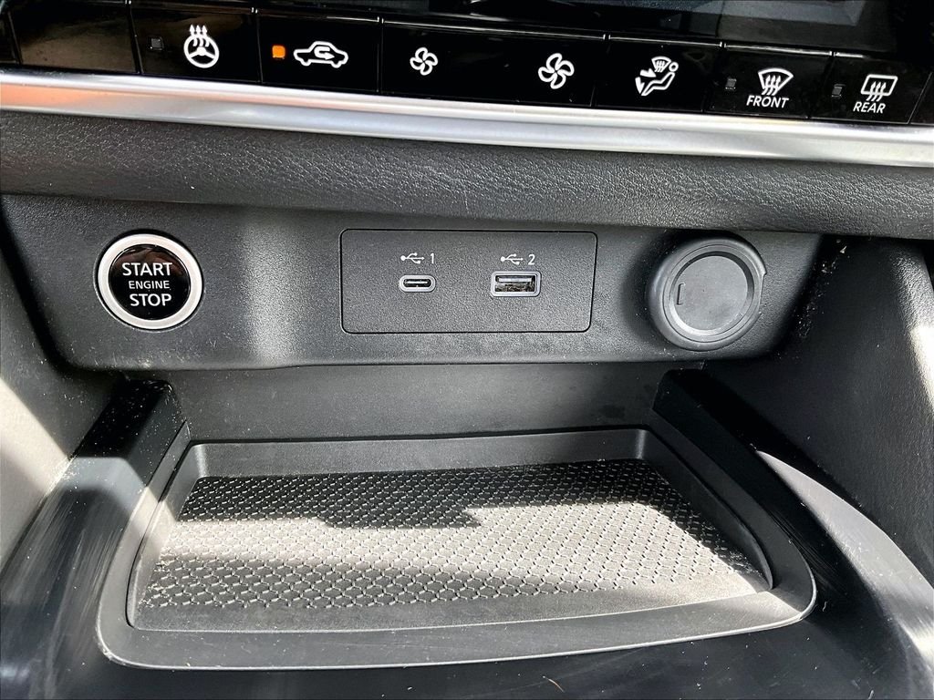 Used 2021 White Nissan SV image 26