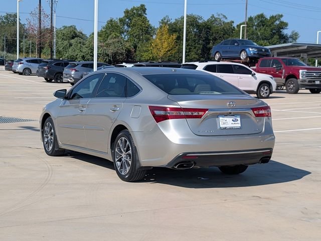 Used 2017  Toyota XLE image 4