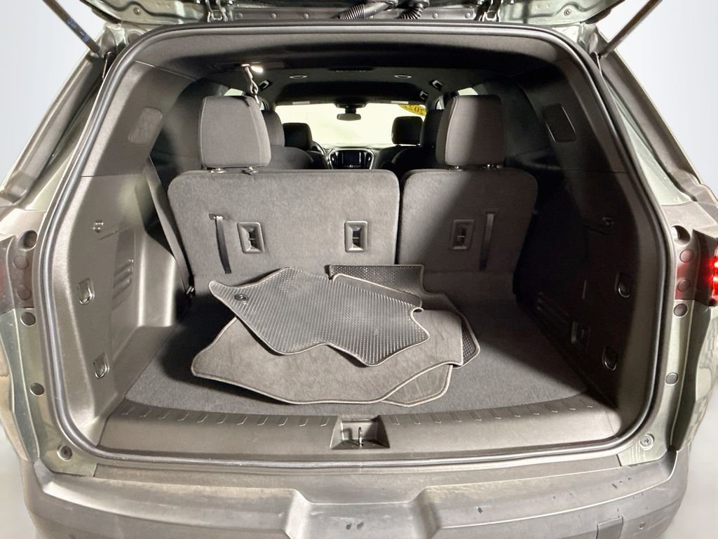 Used 2022 Green Chevrolet LT image 24