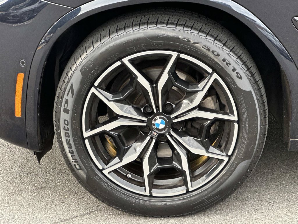 Used 2024 Carbon Black Metallic BMW xDrive30i image 9