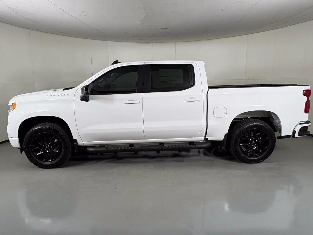 New 2026 Summit White Chevrolet RST image 7