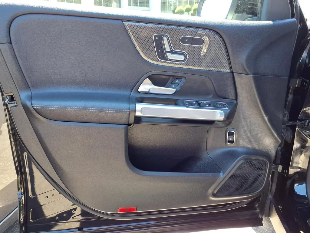 Used 2020 Black Mercedes-Benz GLB 250 image 19