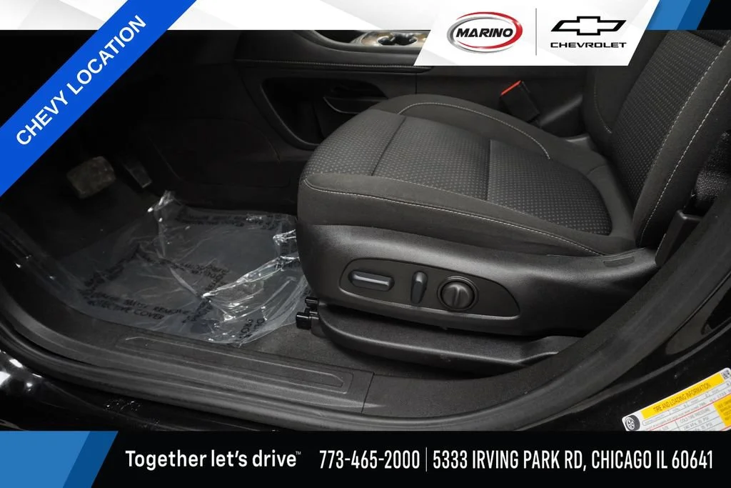 Used 2023 Ebony Twilight Metallic GMC SLE image 29