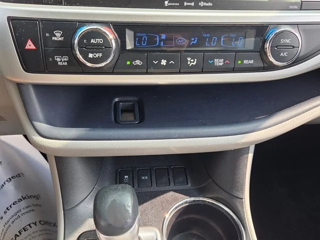 Used 2019 Gray Toyota XLE image 19