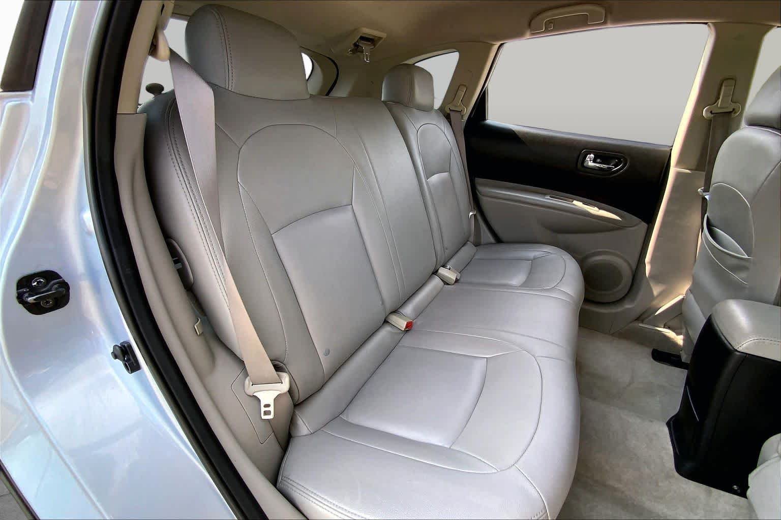 Used 2014 Frosted Steel Nissan S image 19