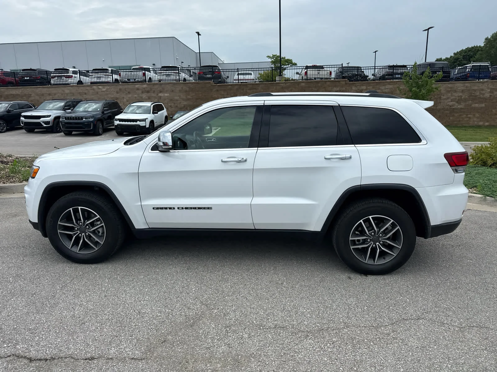 Used 2021 Bright White Clearcoat Jeep Limited image 8