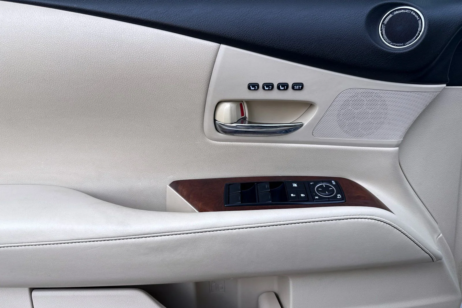 Used 2015 White Lexus 350 image 10