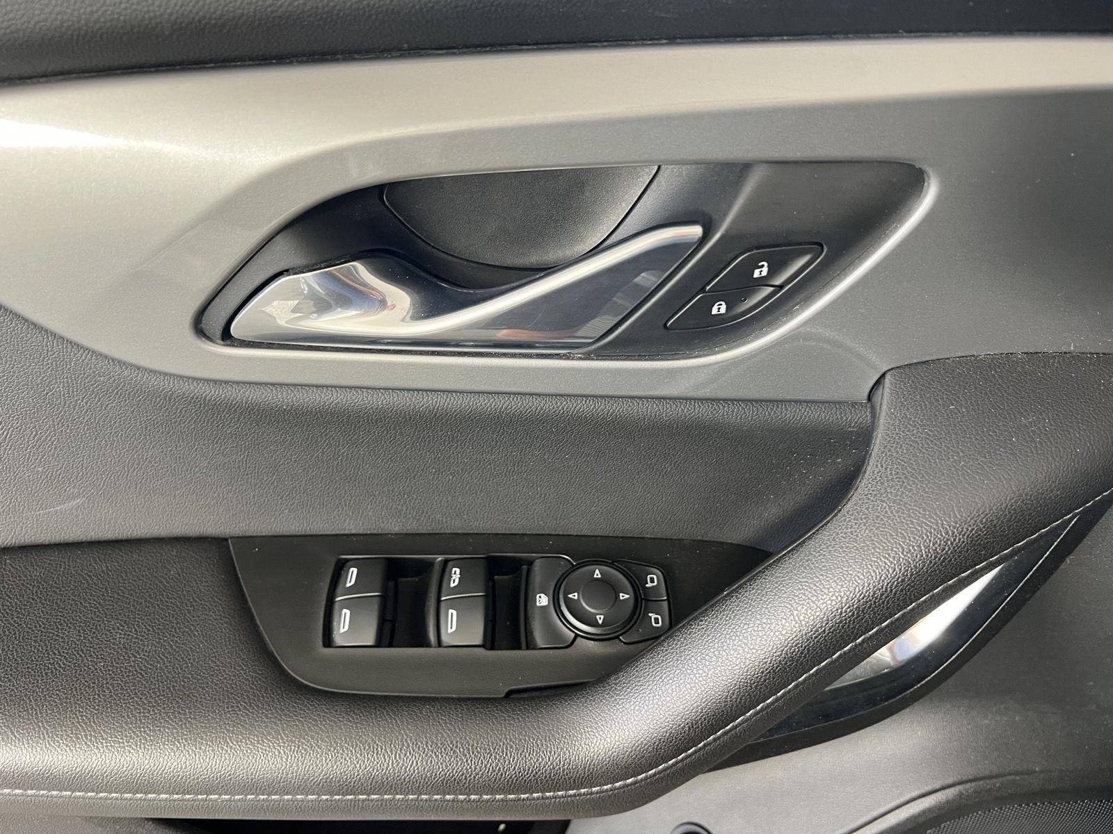 Used 2020 Silver Ice Metallic Chevrolet LT image 7