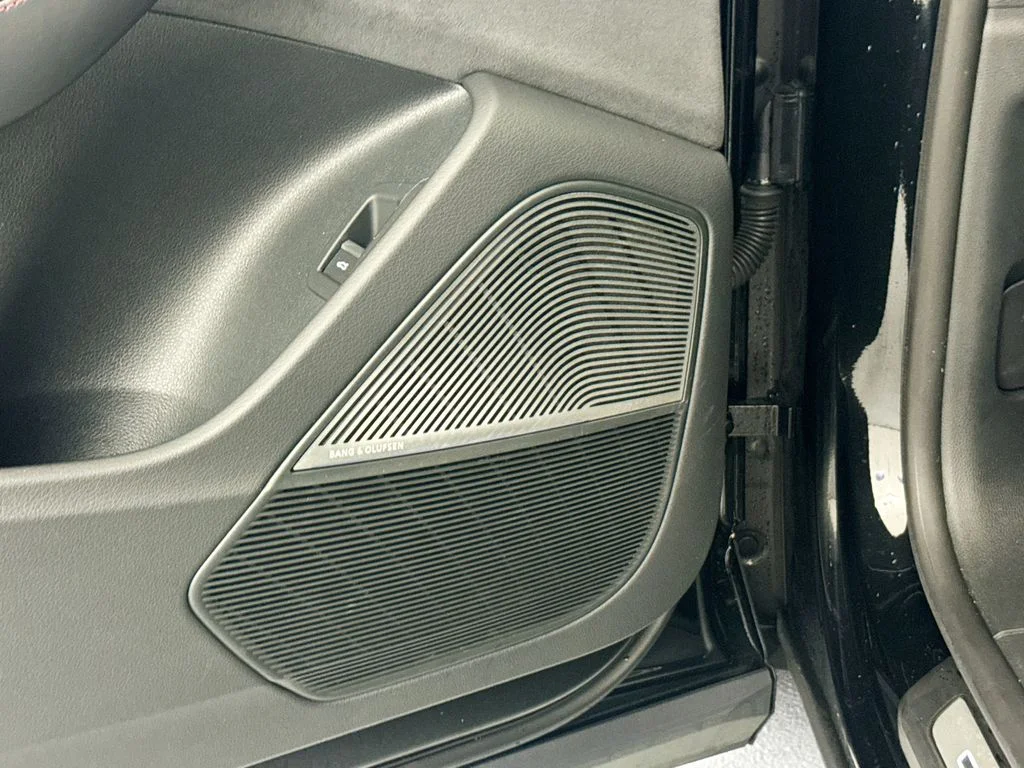 Used 2024  Audi 4.0T image 19