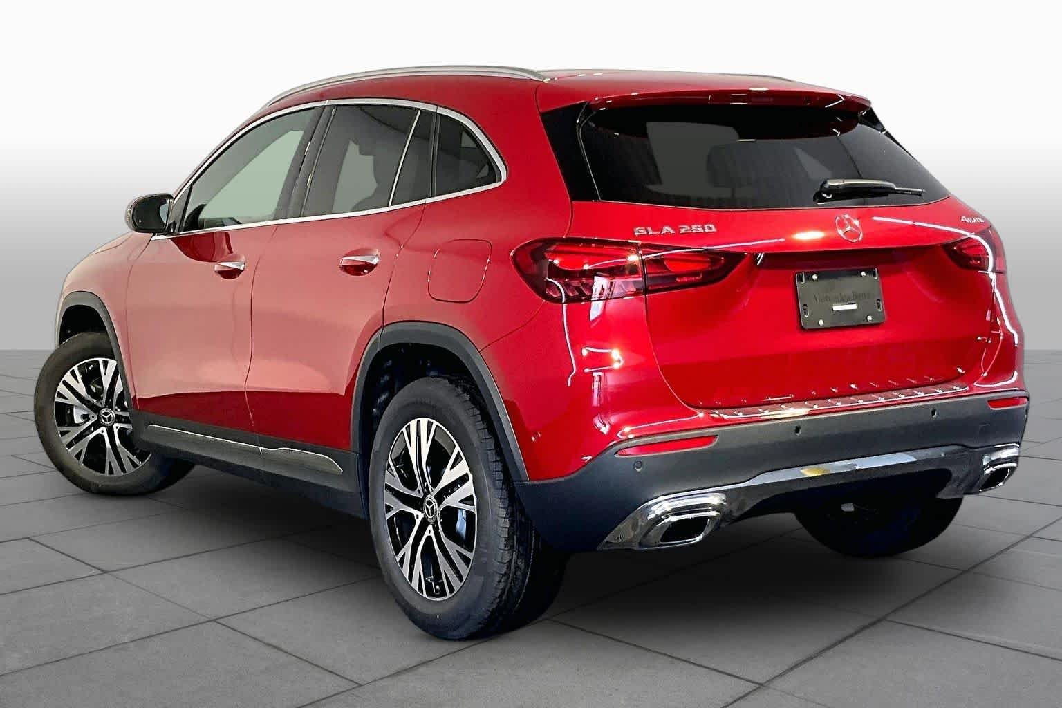 New 2026 MANUFAKTUR Patagonia Red Metallic Mercedes-Benz GLA 250 image 3