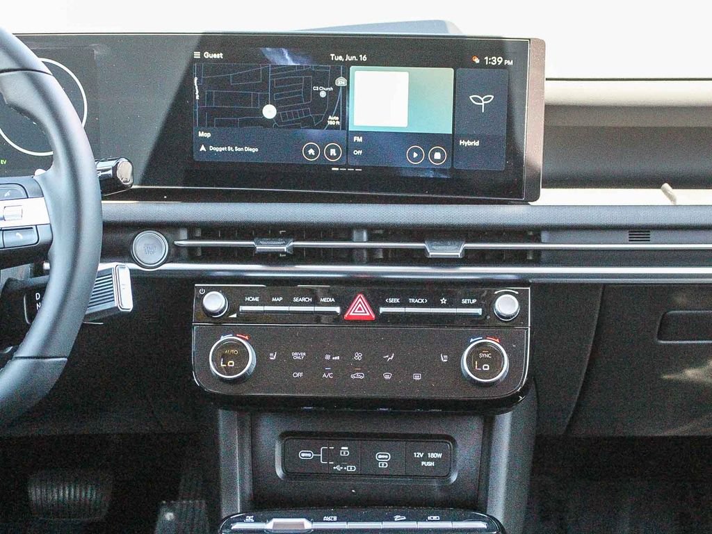 Used 2025 Silver Hyundai SEL Convenience image 14
