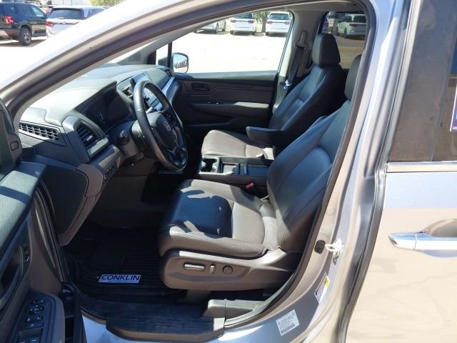 Used 2018 Silver Honda EX-L image 27