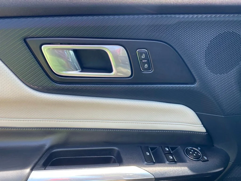 2024 Ford Mustang EcoBoost Premium - Photo 21