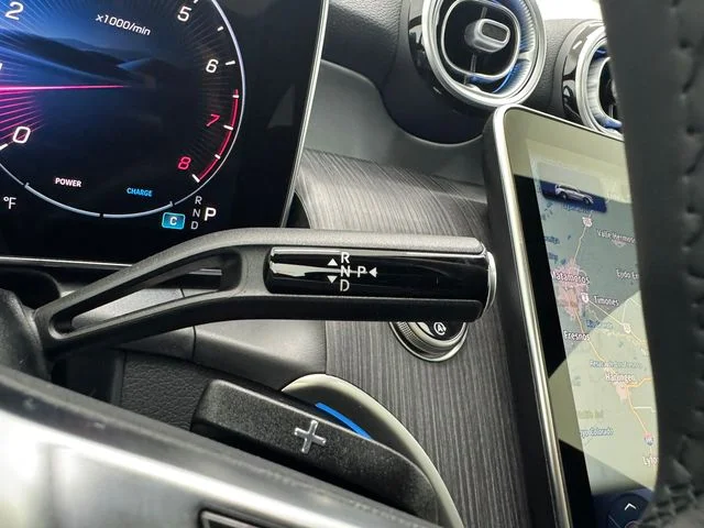 New 2026 Polar White Mercedes-Benz GLC 300 image 27