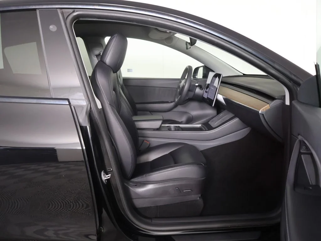 Used 2021 Black Tesla Long Range image 38