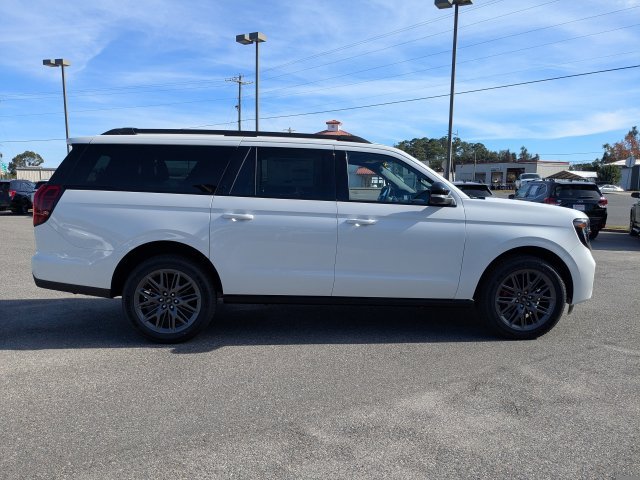 New 2025 Star White Metallic Tri-Coat Ford Platinum® MAX image 3